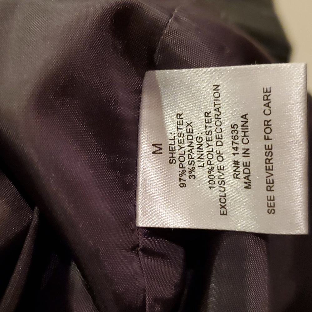 NWT Romeo & Juliet Couture Size M Grey Pinstripe Blazer *small factory flaw* - Picture 9 of 15